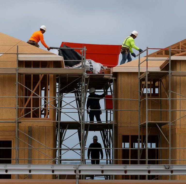 US construction spending slips in March, manufacturing slump deepens in April amid tariff headwinds